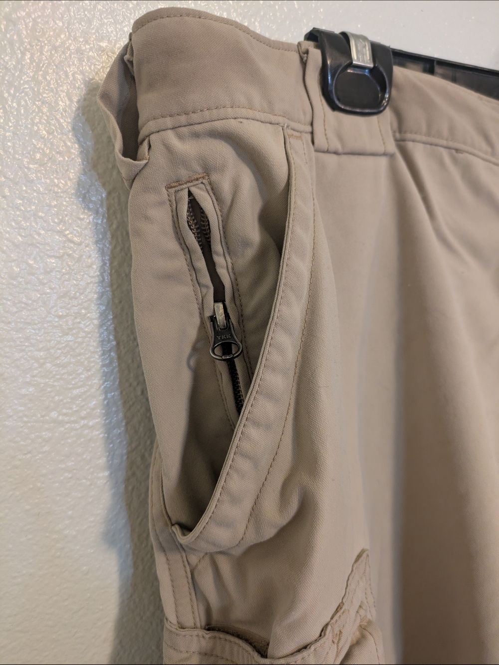 Duluth Trading Co XL Tan Men's Cargo Shorts Comfortable Outdoors Durable - Picture 3 of 9